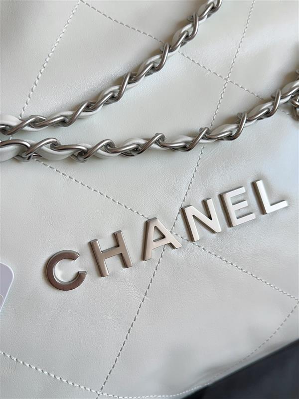 2026127215213240 630